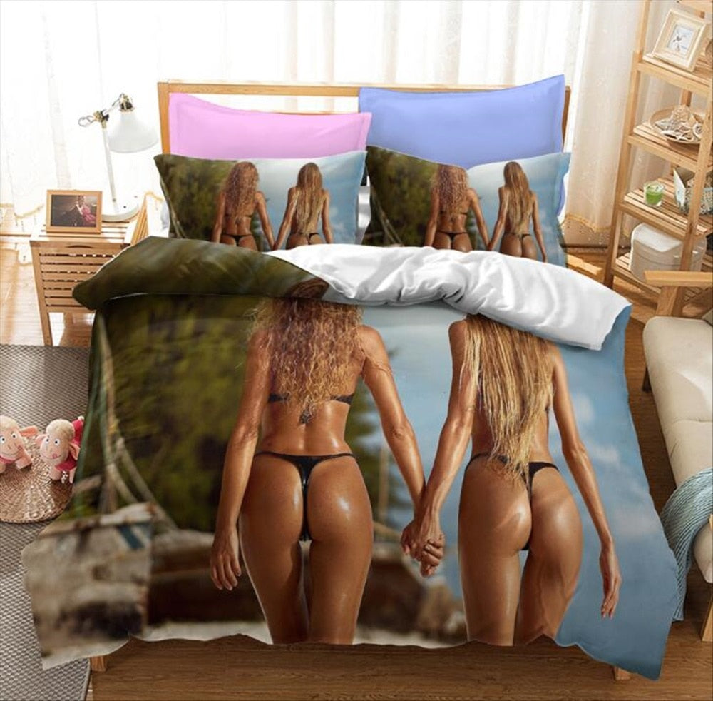 Copripiumino Due Ragazze In Perizoma Sulla Spiaggia